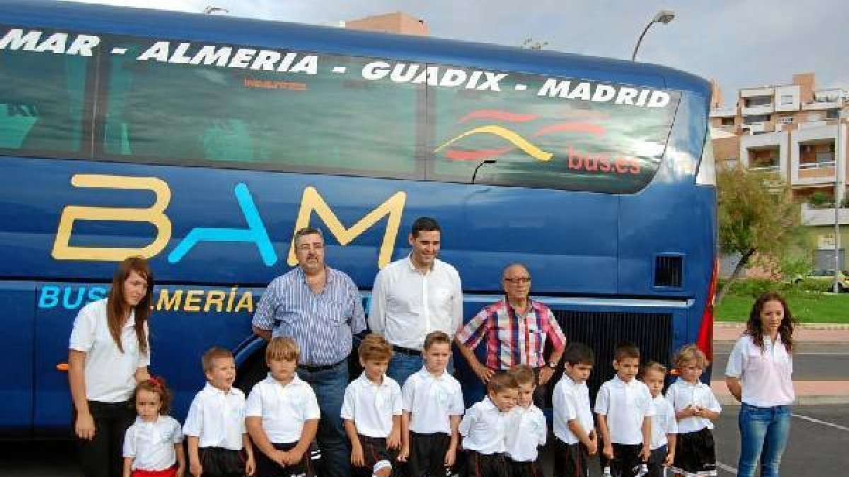 El Busbam puede presumir de contar con una gran escuela de fútbol.tyle>.apqj{position:abso