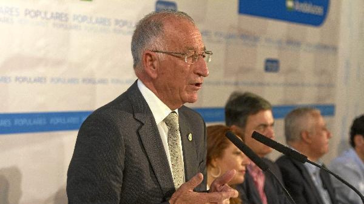 Gabriel Amat quiere al Almería como embajador por el mundo.e;cl