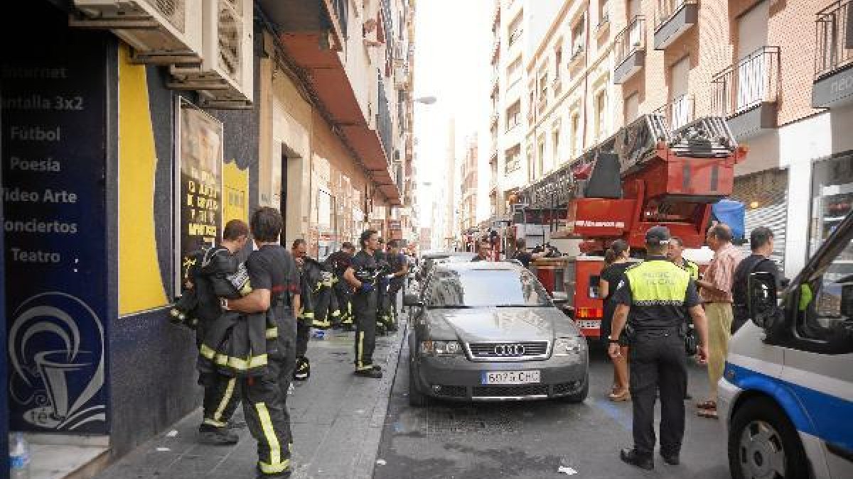 Intervención en el incendio en la calle San Leonardoe;clip:rect