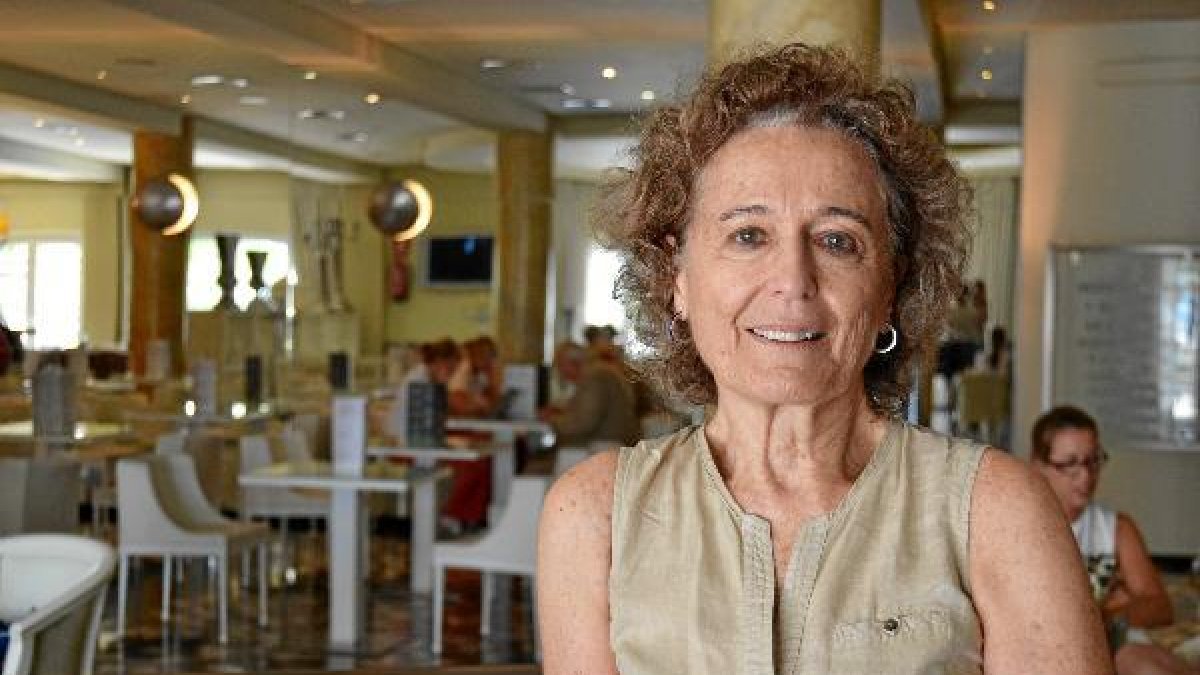 Liliana Tolchinski profesora de la Universidad de Barcelona, en los cursos.tyle>.apqj{posi