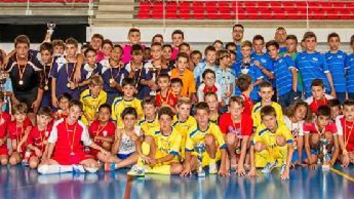 Foto de familia con los ganadores en las diferentes categorías.