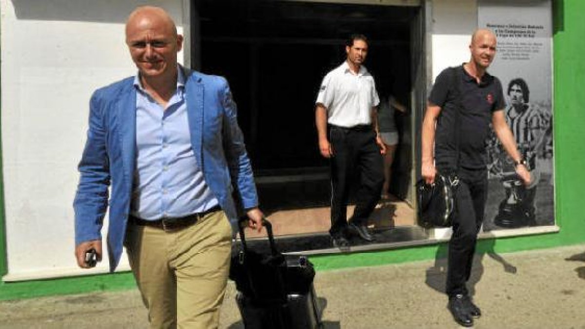 Se mantienen las negociaciones abiertas.x,auto,