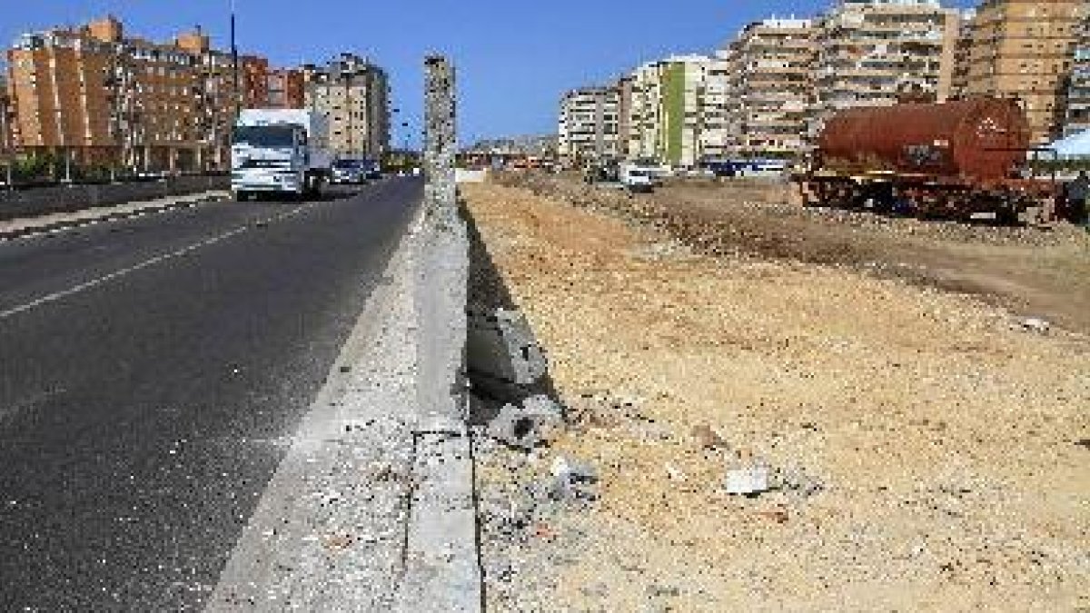 Parte del muro derribadoo,469px);}