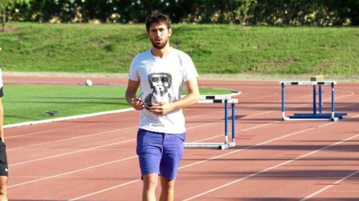 Molo, este martes en la pista de atletismo del Anexo.e;clip:rec