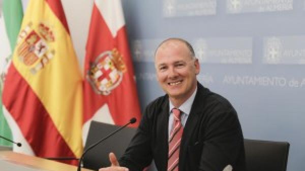 Joaquín Jiménez ha señalado su intención de presentarse a las primariastyle>.apqj{position