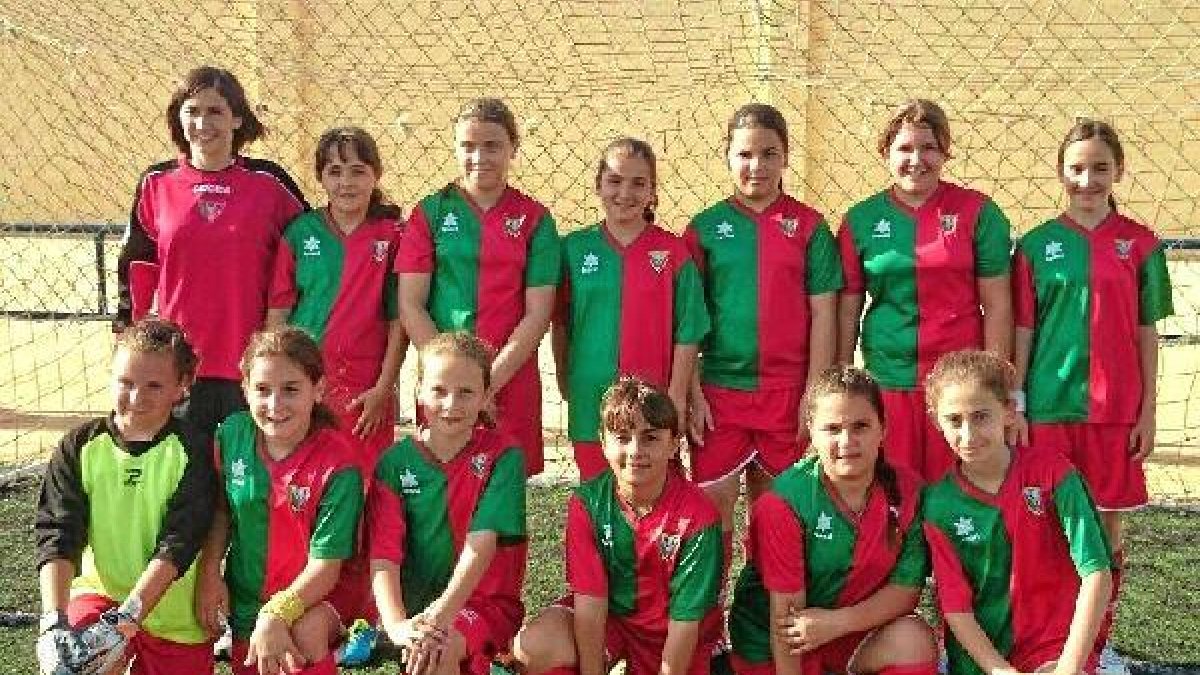Las jugadoras del Pavía hacen historia en una temporada memorable.tyle>.apqj{position:abso