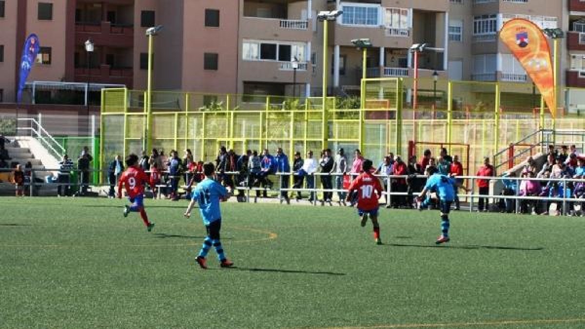 Partido de fútbol en Las Salinas.o,46