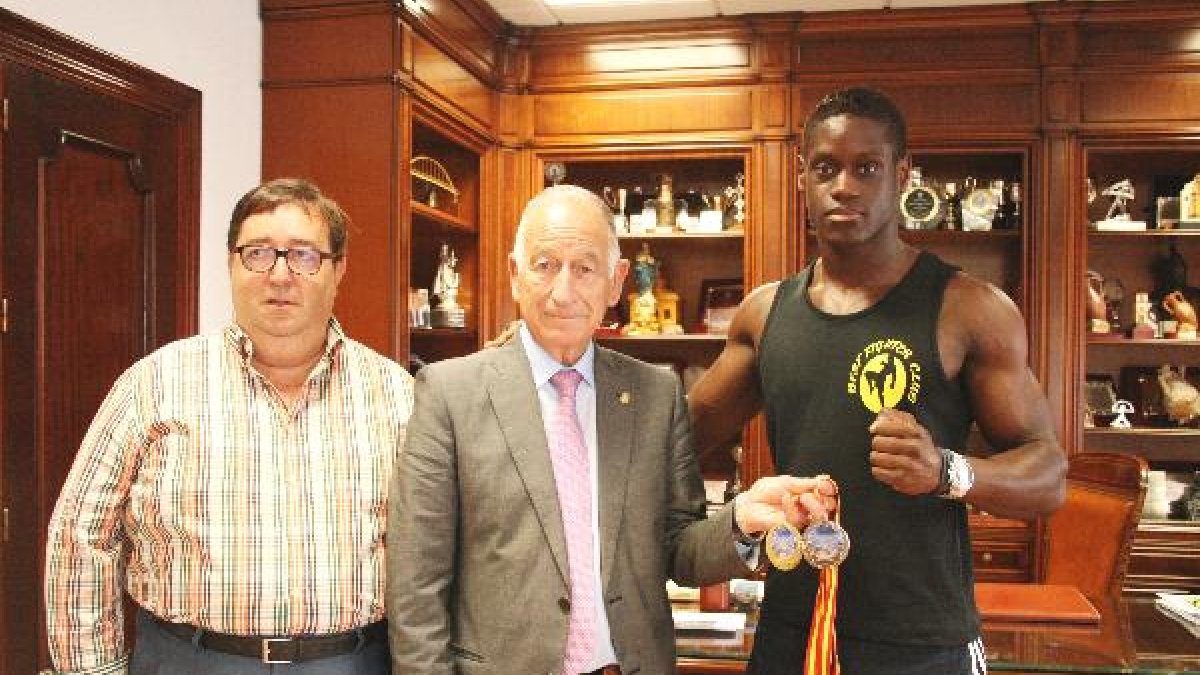 Encuentro en el Ayuntamiento.o,469px)