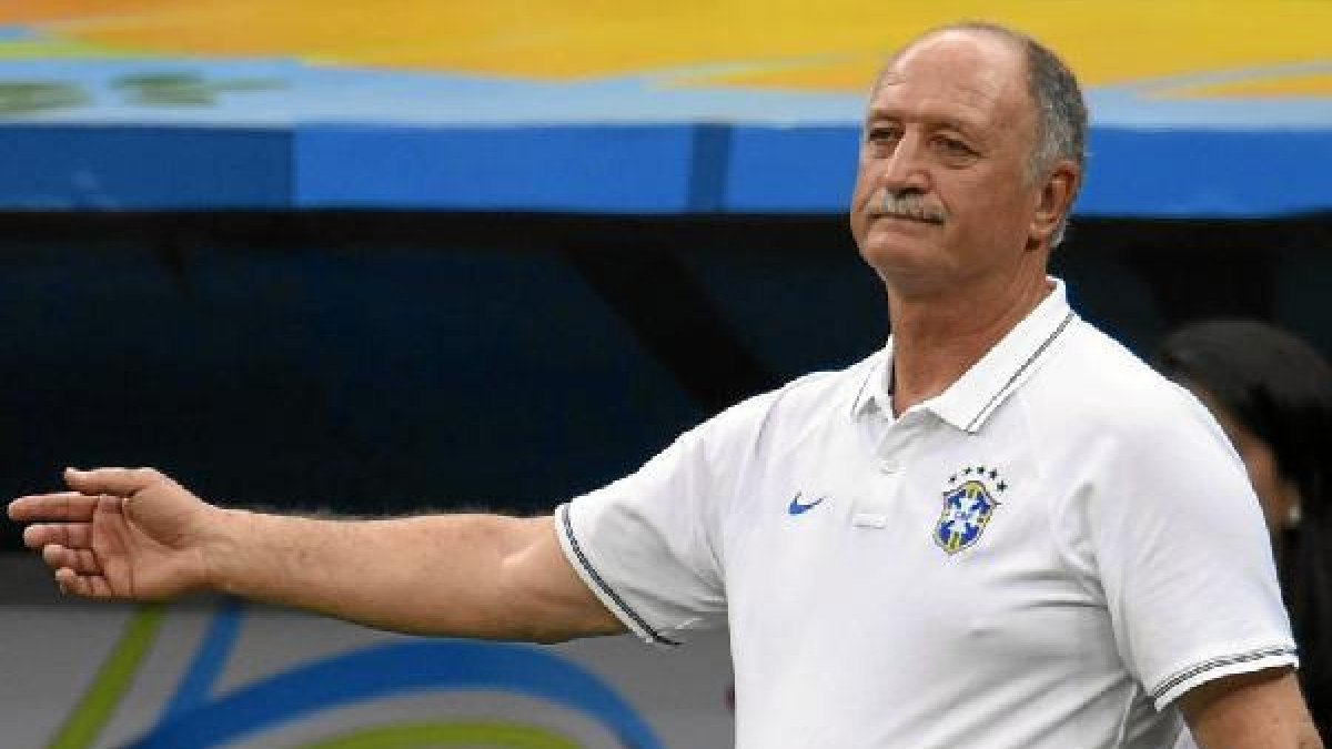 Scolari pasará a la historia del fútbol brasileño.e;clip:rect(4