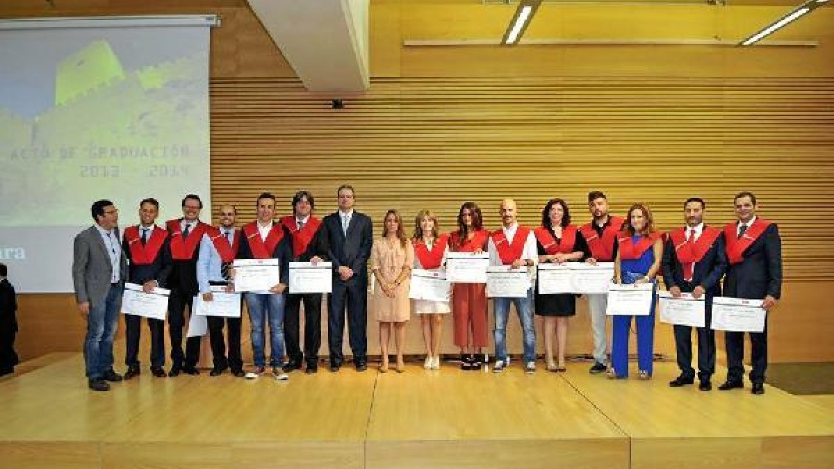 Alumnos del Máster en Marketing Digital y e-Commerce con la presidenta de FAEEM y el doctor Joaquín