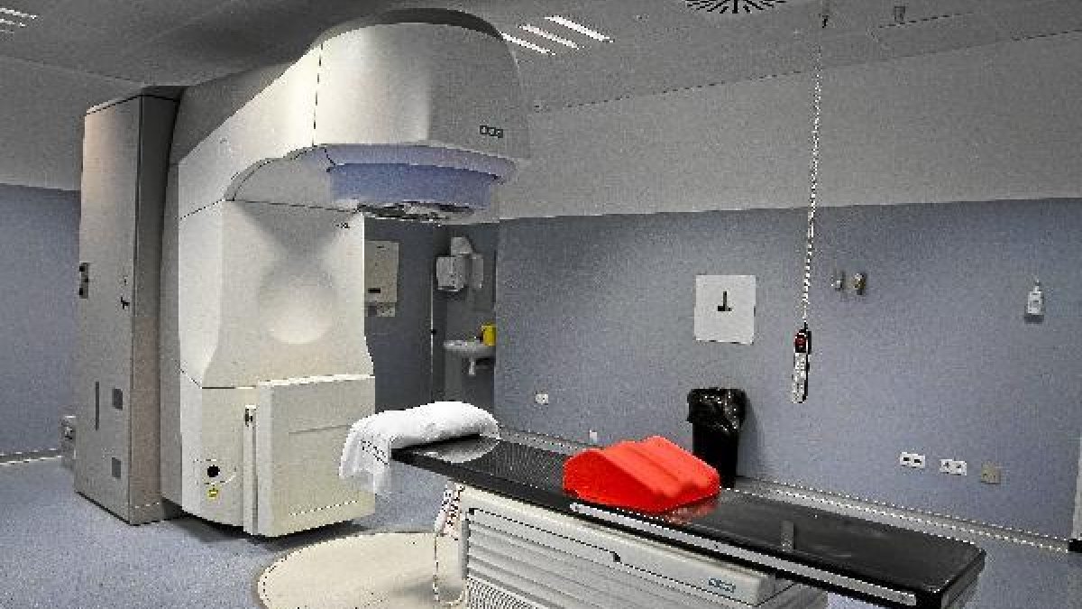 Acelerador  lineal de Radiología de Torrecárdenas.e;clip:rect(4