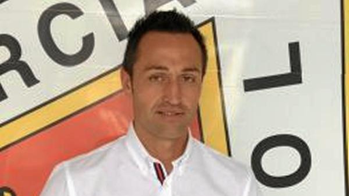 Aira se estrena como mister de Segunda División.e;clip:rect(469