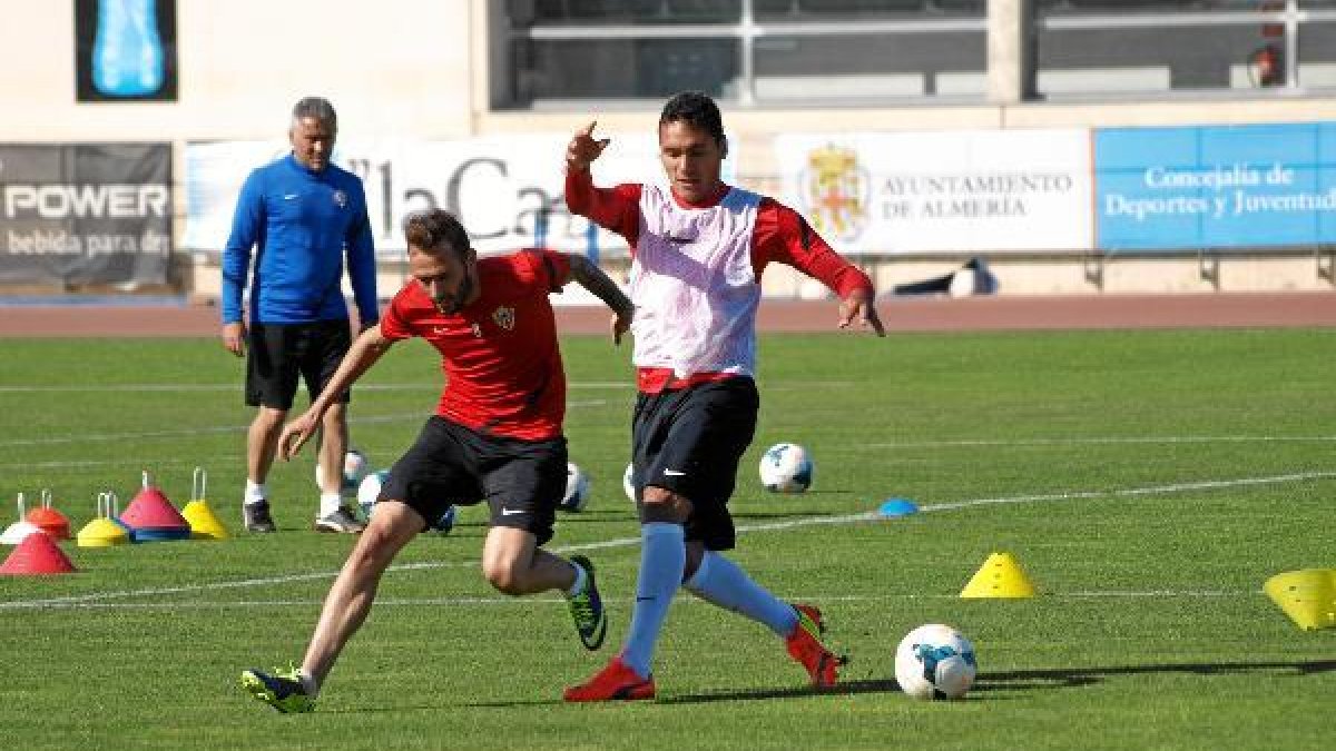 Marcelo Silva deberá buscarse equipo ya que no cuenta para el Almería.tyle>.apqj{position: