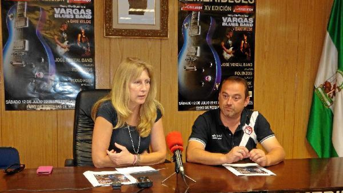 Presentación de Almeriblues, con María Dolores Ortega y Santiago Gallego. tyle>.apqj{posit