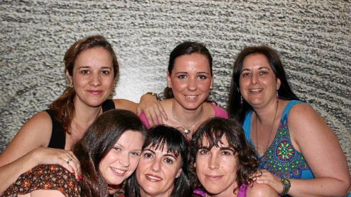 Alumnas del centro que hoy se suben a las tablas. e;clip:rect(4