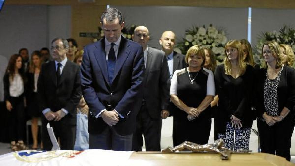 El Rey de España no faltó a la cita con un mito del fútbol.e;cl