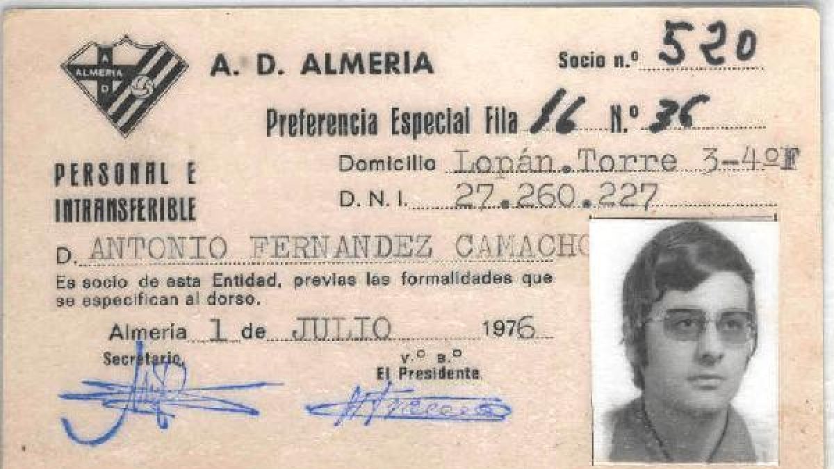 Mi carnet de socio de la A. D. Almería.x,auto,a