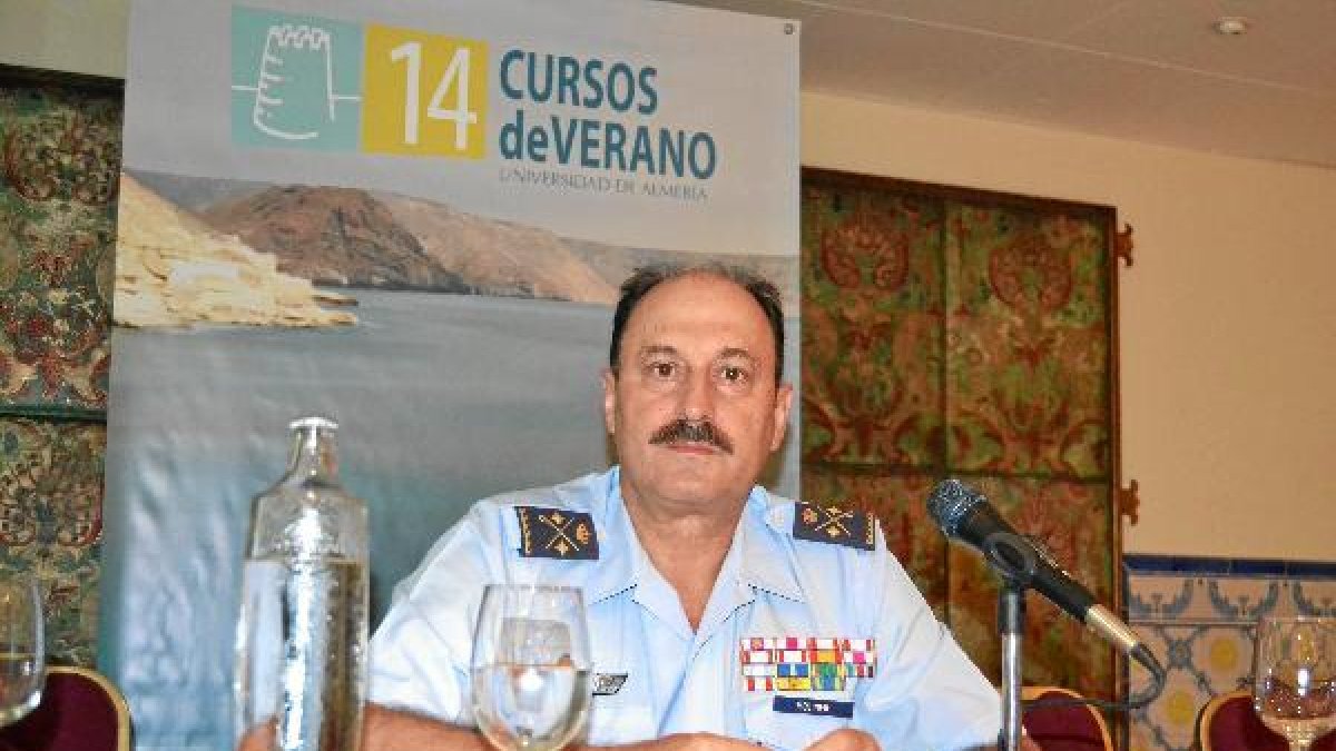 Juan Antonio Moliner González, General de Divsión.e;clip:rect(4