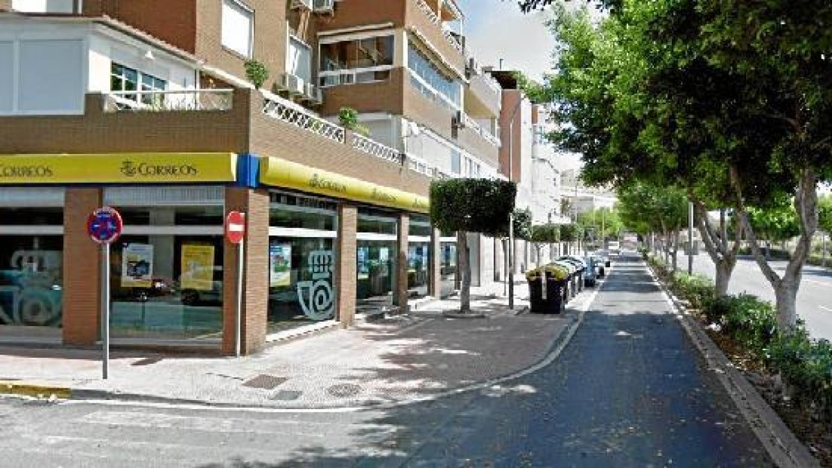 Oficina de Correos de la capital almeriense.x,a