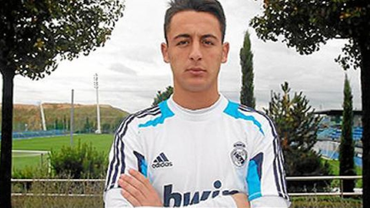 Adri Castellano llega del Madrid C al Almería.x