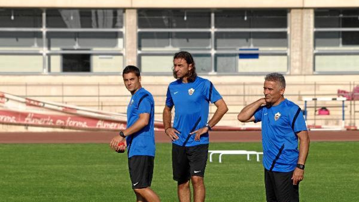 El Almería sigue cerrando partidos amistosos.x,