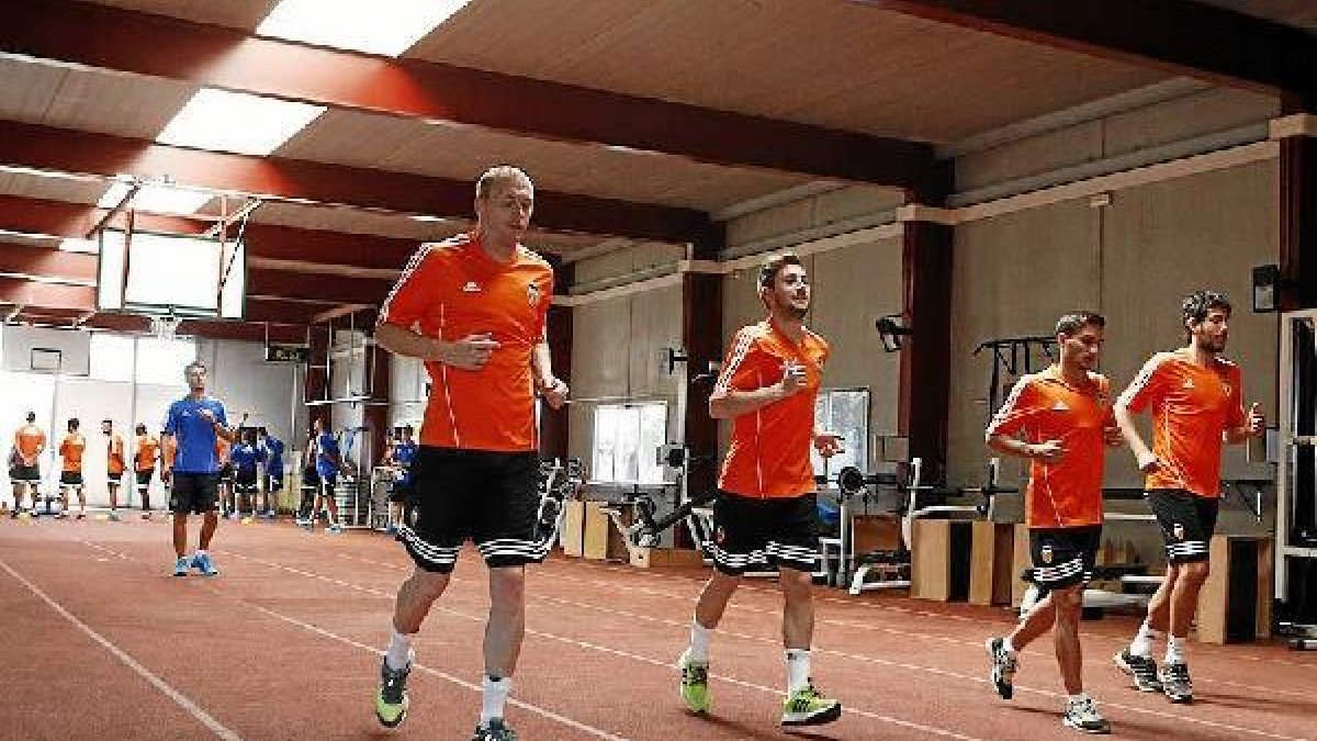 Pablo Piatti refleja el estado de ánimo que se vive en el Valencia.tyle>.apqj{position:abs