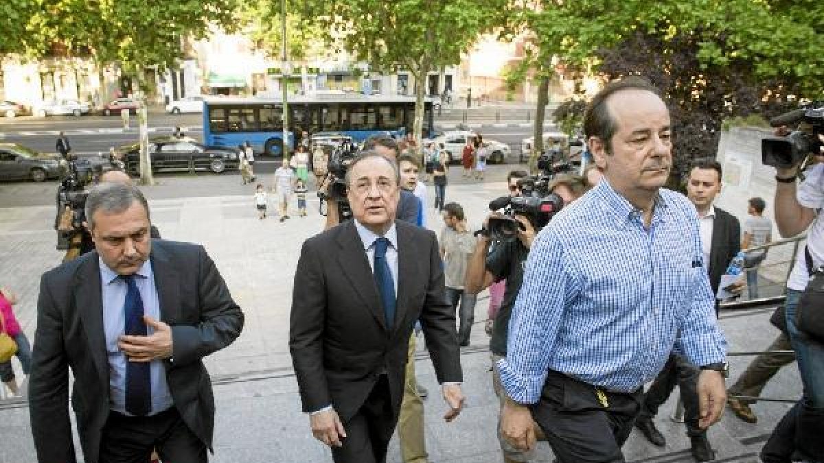 Florentino Pérez es optimista dentro de la gravedad.e;clip:rect