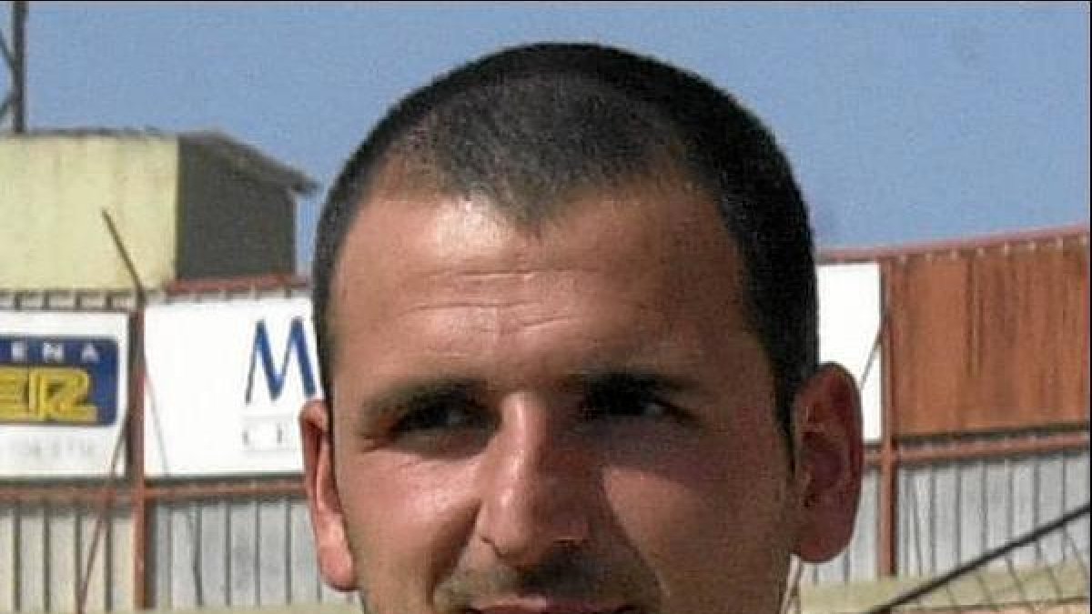 Fernando Soriano en una sesión de entrenamiento en el Juan Rojas.tyle>.apqj{position:absol