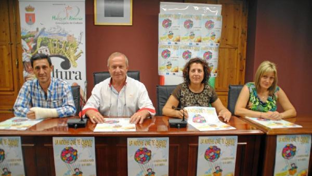 Presentación con Juan Ibáñez, el alcalde Juan José López de las Heras, Mª Dolores Salmerón e Isabel