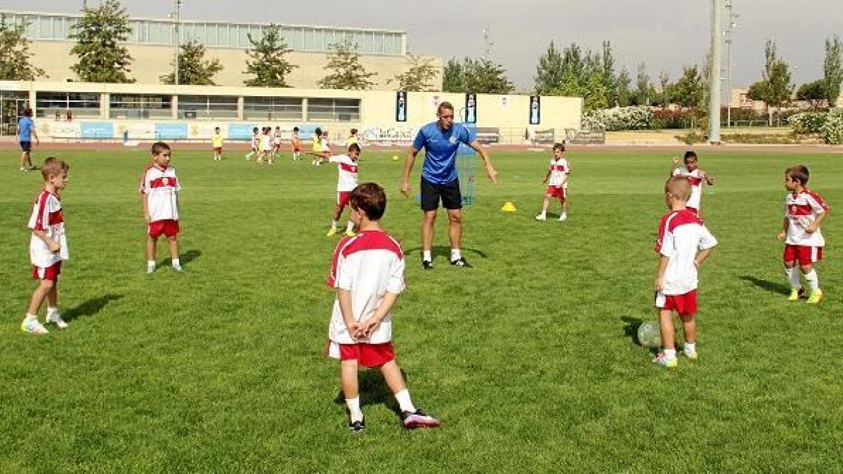 Juan Diego Mañas con los alumnos del Campus.x,a