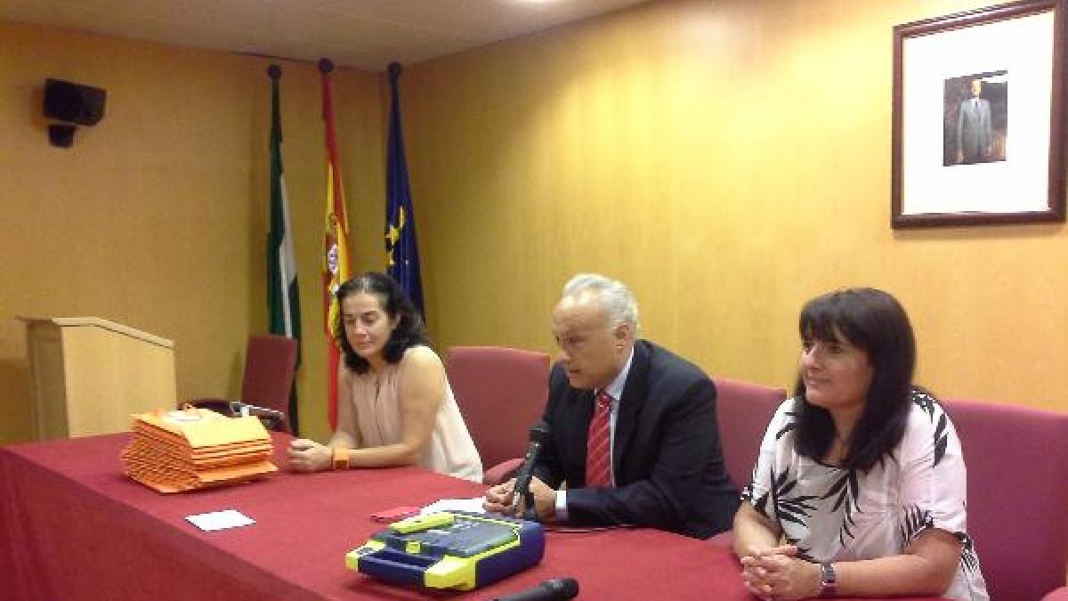 Itziar Vivar, Javier García del Águila e Isabel Arévalo.e;clip: