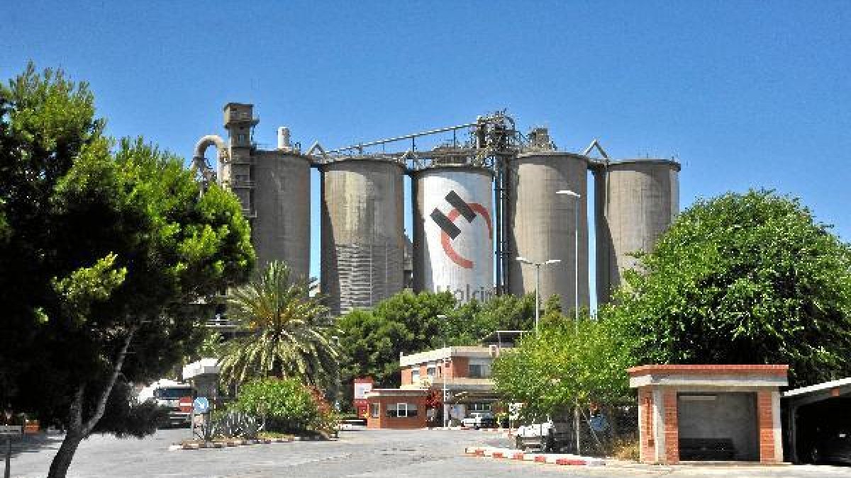 Fábrica de Holcim en Gádor.o,469px);}