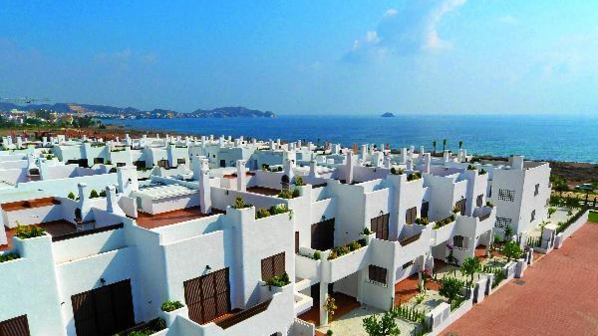 Residencial frente la playa de San Juan de los Terrerose;clip:r