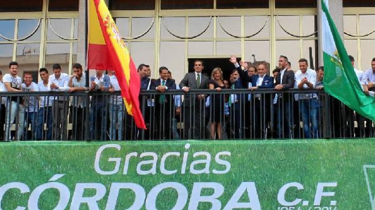 La fiesta del ascenso no ha terminado en Córdoba.e;clip:rect(46