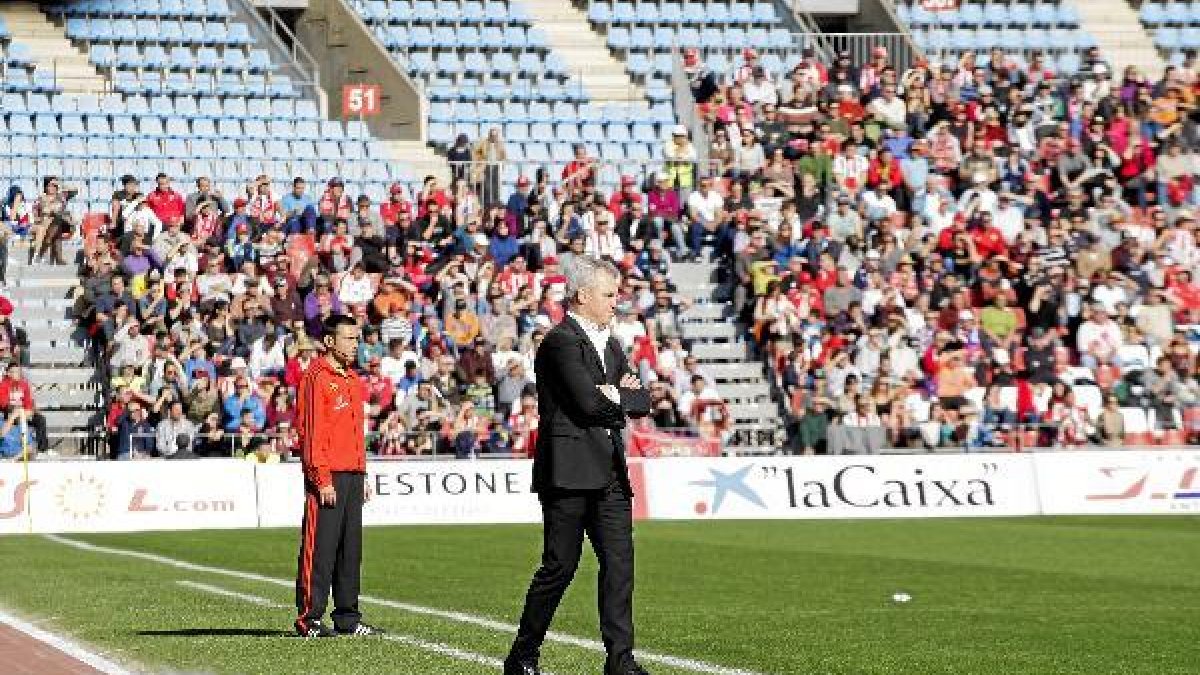Aguirre dirigiendo al Espanyol en Almería.x,aut