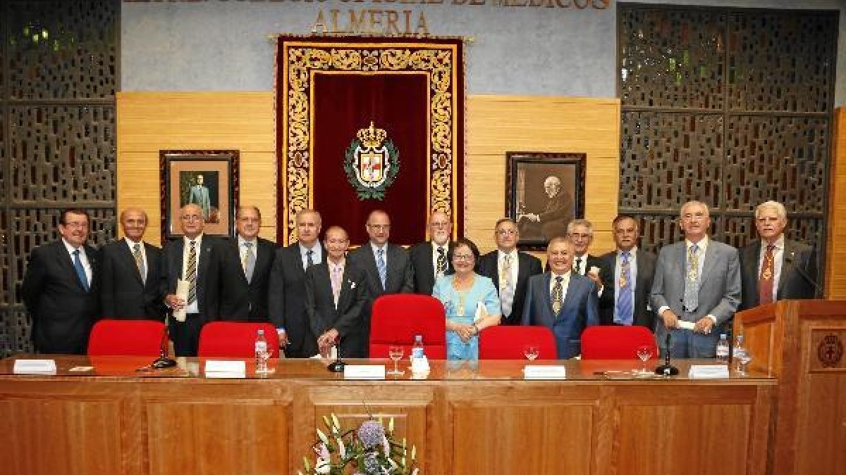 Autoridades y colegiados honoríficoso