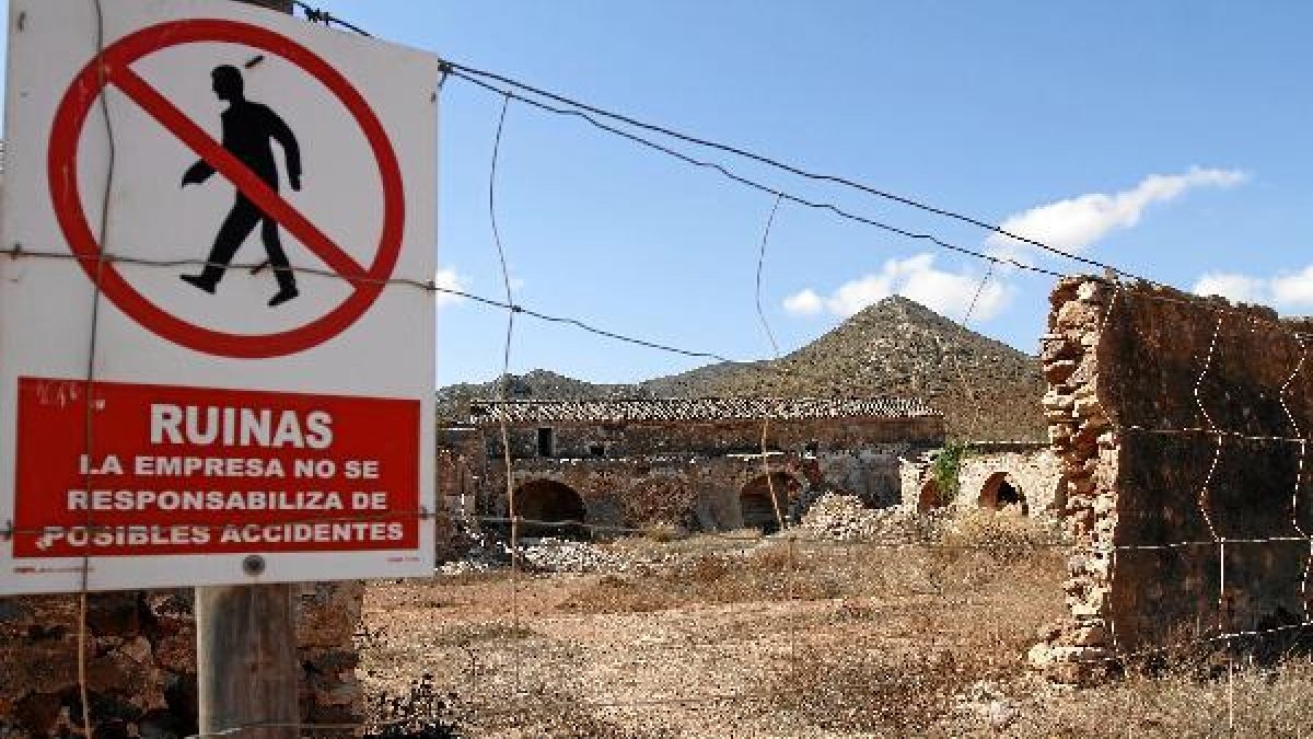 El Cortijo del Fraile está en una situación de ruinae;clip:rect