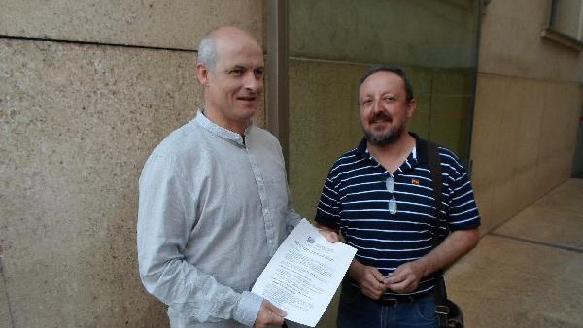 Fernando Plaza y Rodrigo Gónzalez con las propuestas antes de presentarlas en Saludtyle>.a