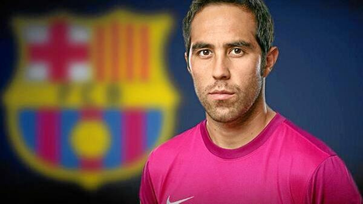 Bravo da un salto decisivo en su carrera firmando por el Barça.
