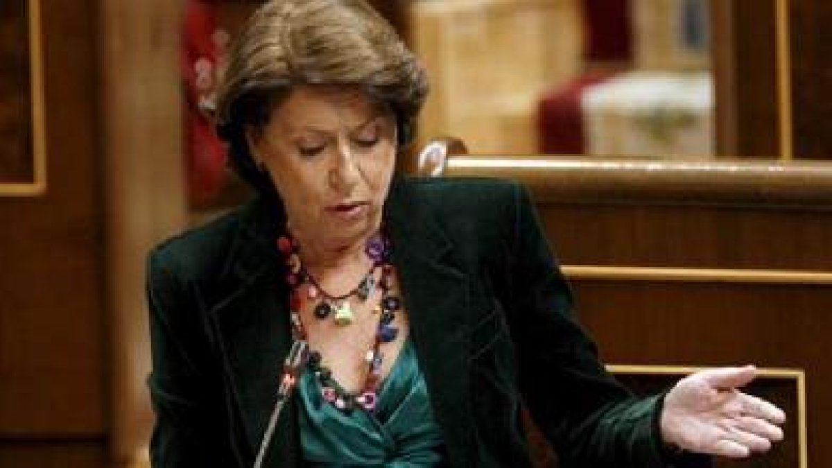 La exministra en una imágen de archivox,auto,au