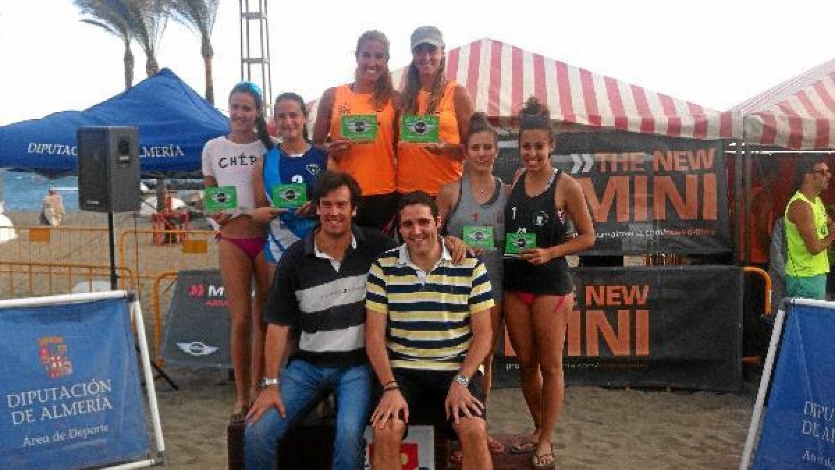 Las mejores parejas se citan en las playas de Almería.e;clip:re