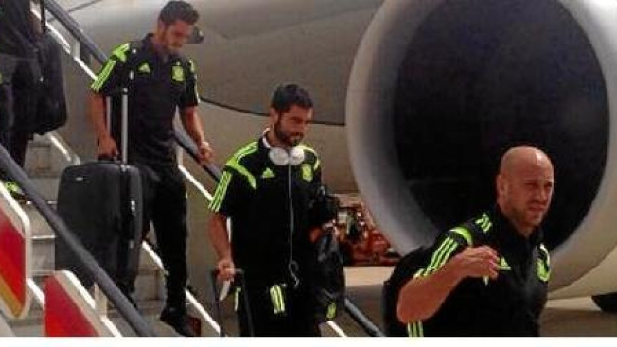 La Selección a su llegada a Barajas.o