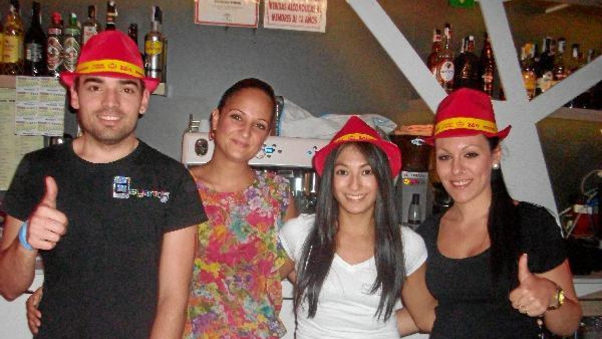 El equipo Dayamon Caféo,469px);}