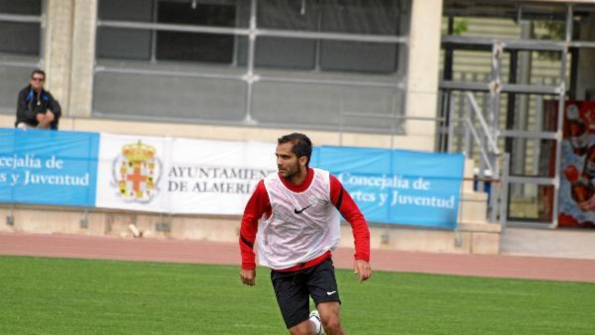 Verza aporta mucho al Almería y Francisco cuenta con él para el próximo curso.tyle>.apqj{p