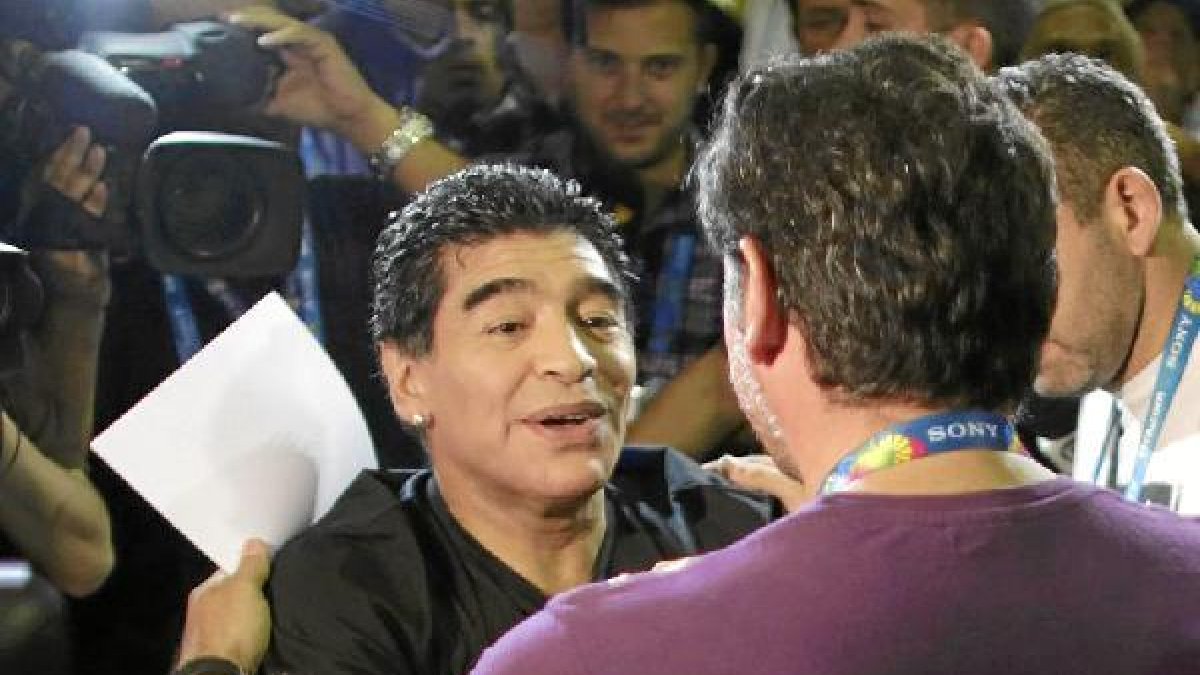Maradona tiene claro que España quedó eliminada por sus propis errores.tyle>.apqj{position