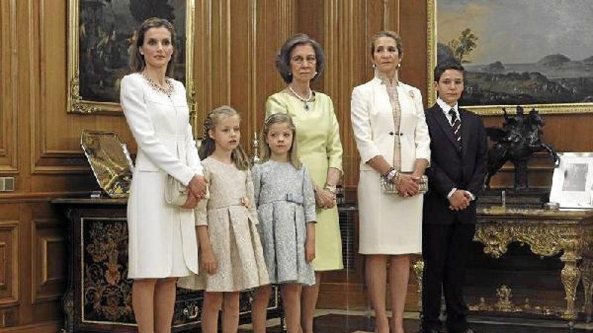 Parte de la Familia Real, en los actos de esta mañana.e;clip:re