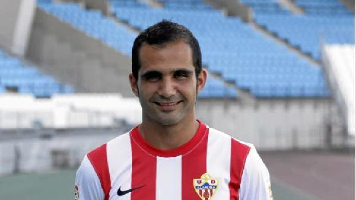 Jose Verza estaba muy afectado por la eliminación de España de Brasil 2014tyle>.apqj{posit