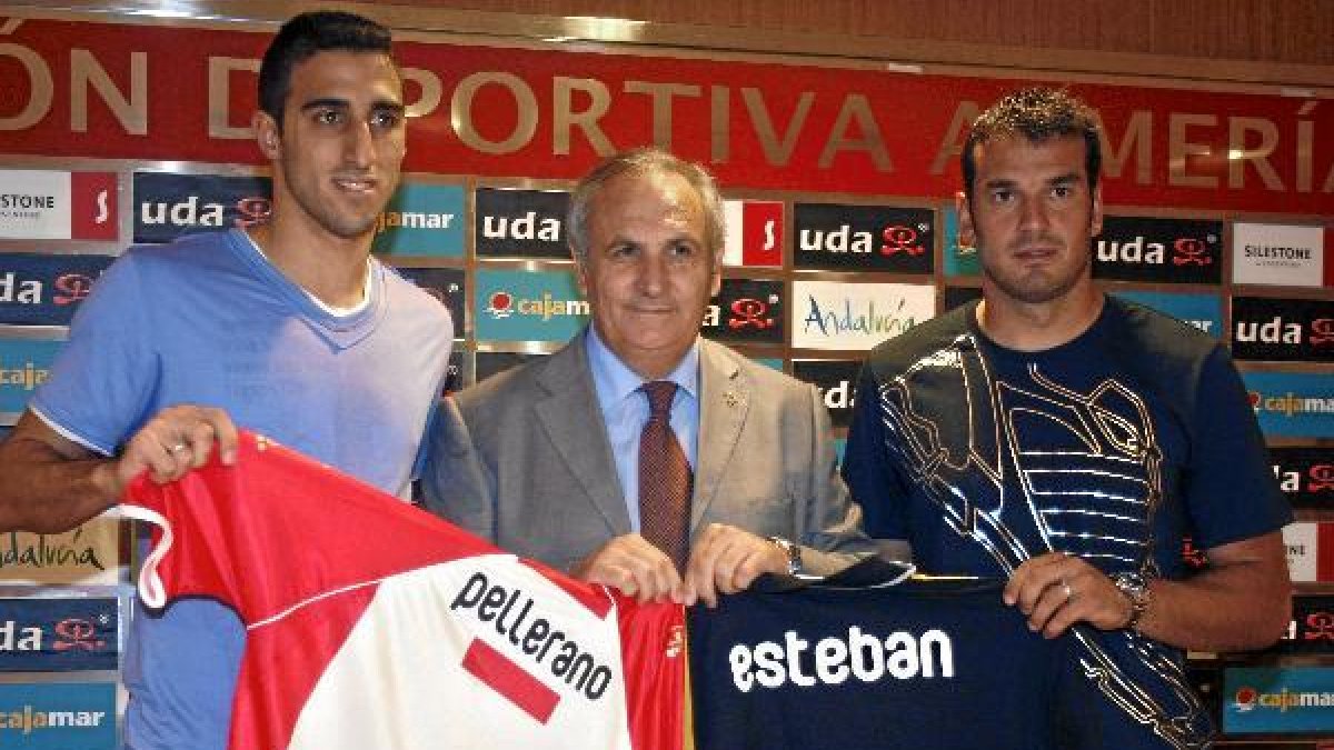 Alfonso los ha presentado a pares como a Pellerano y Esteban.e;