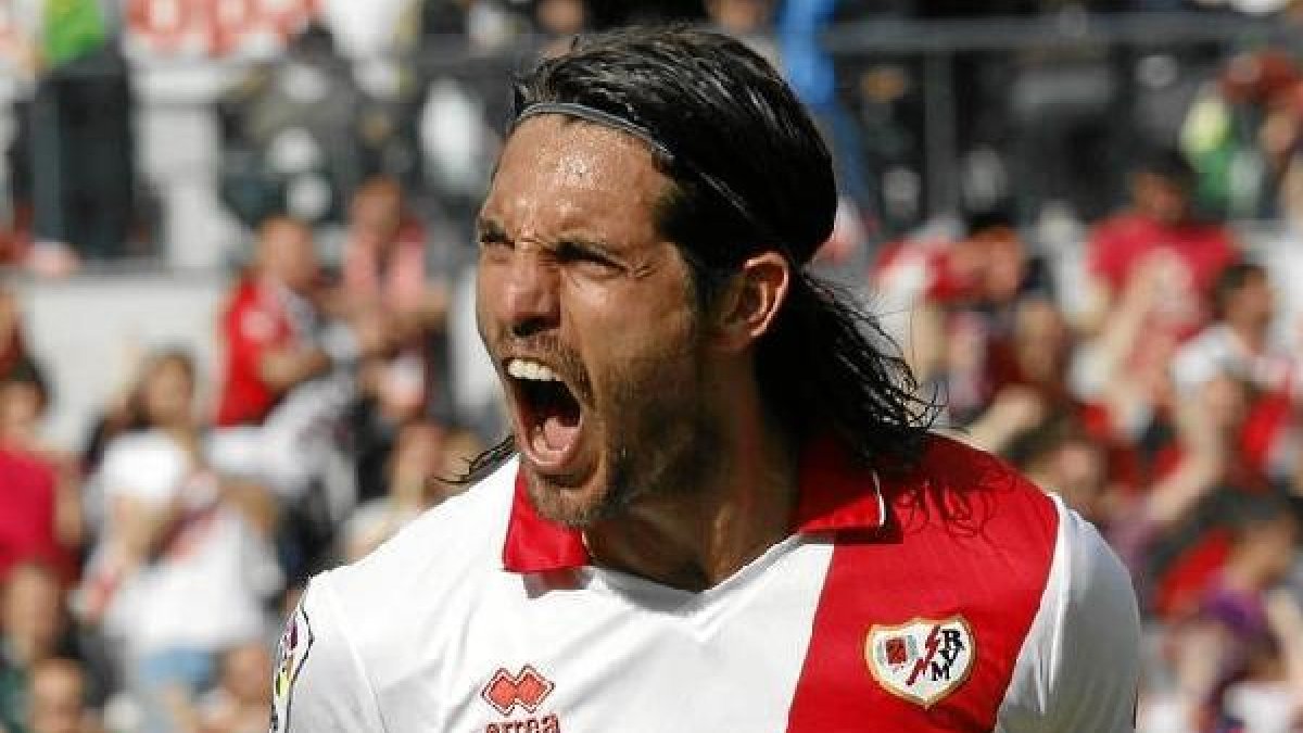 Larrivey ha sido letal para el Rayo de cara al gol.e;clip:rect(