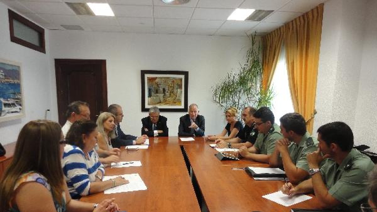 La reunión se celebró ayer.o,469px);}